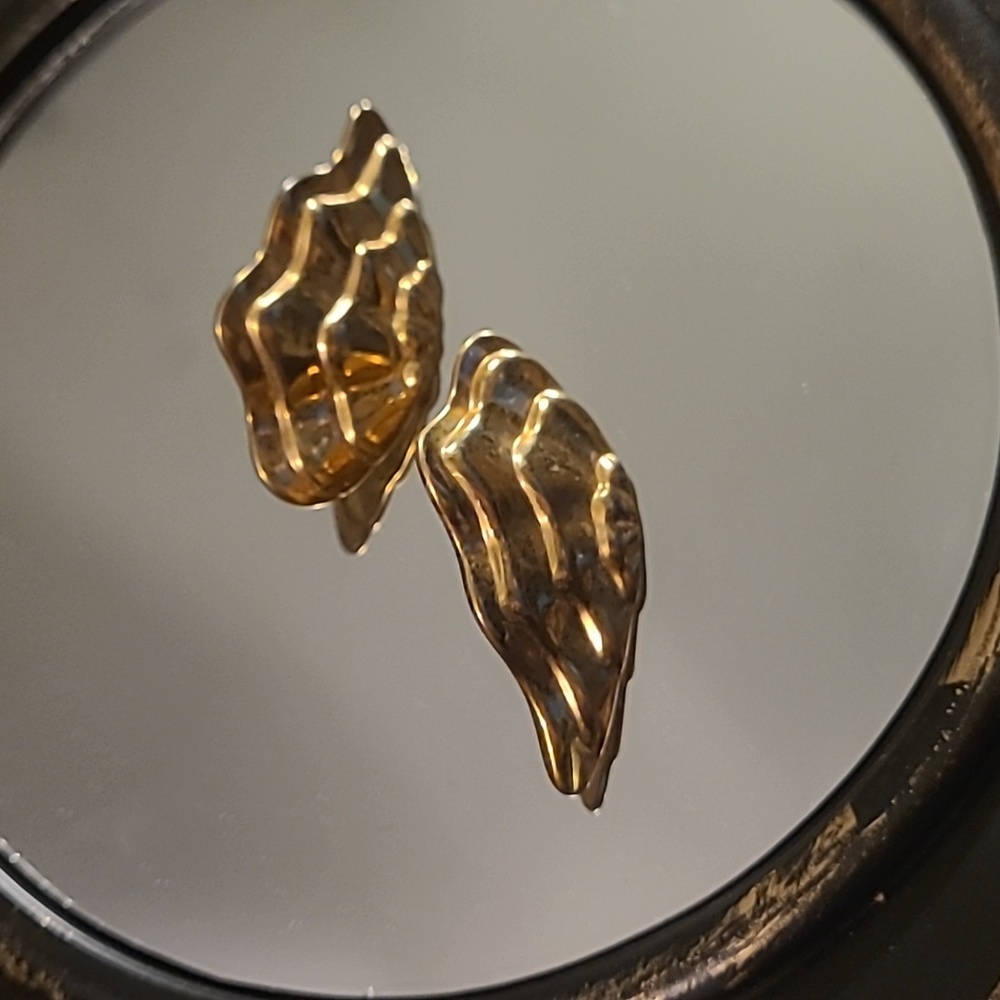 Gold Wing Vintage Studs- Gorg